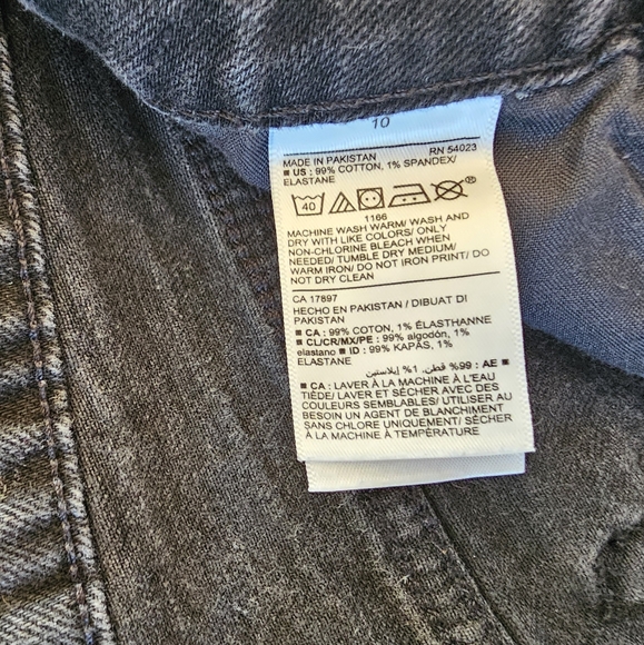 Old Navy shorts - Picture 2 of 3